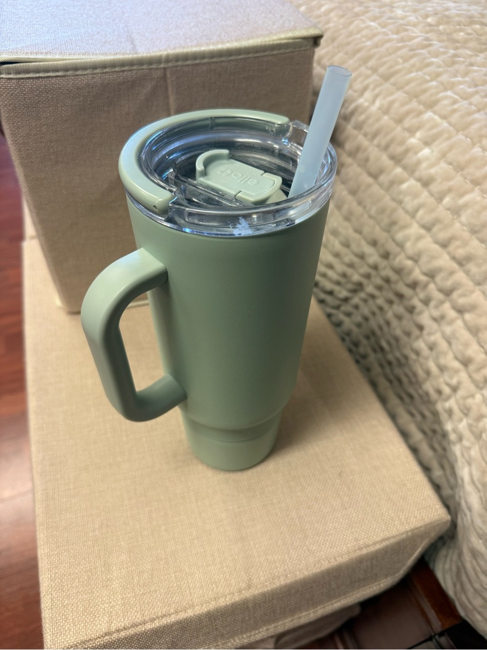 ellos Green Travel Tumbler with Handle and Straw